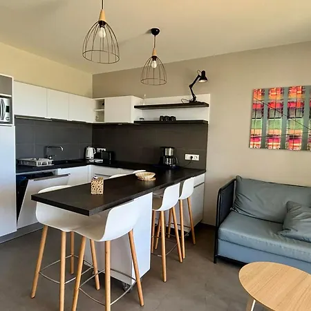 2-6 Pers, Jardin, Plage, Piscine, Parking, Animaux Admis - Fr-1-194-223 Lägenhet *