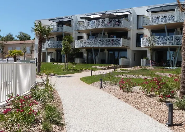 2-6 Pers, Jardin, Plage, Piscine, Parking, Animaux Admis - Fr-1-194-223